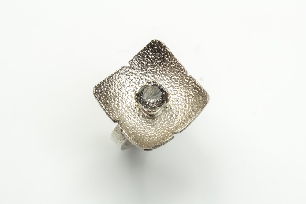 ring balck rutilated 3