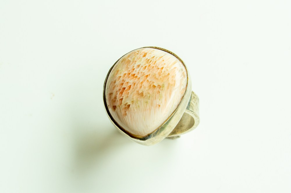 ring scolecite heart shaped