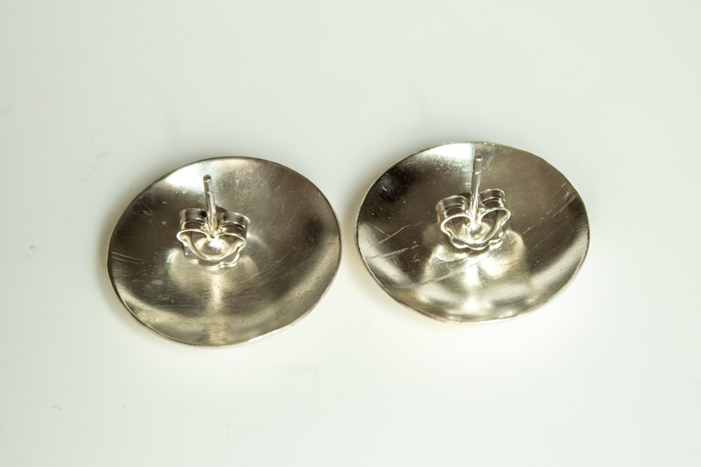 earrings KB round bk