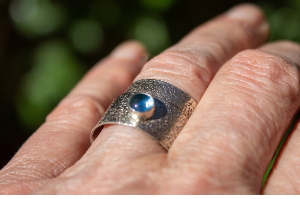 riing wrapover BT cabochon