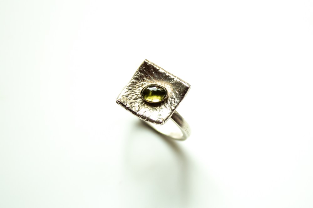 ring liquid siver peridot 3